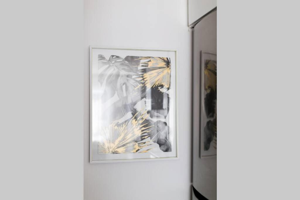 Wonderful Studio In Little Italy With Full Bath By Den Stays مونتريال المظهر الخارجي الصورة