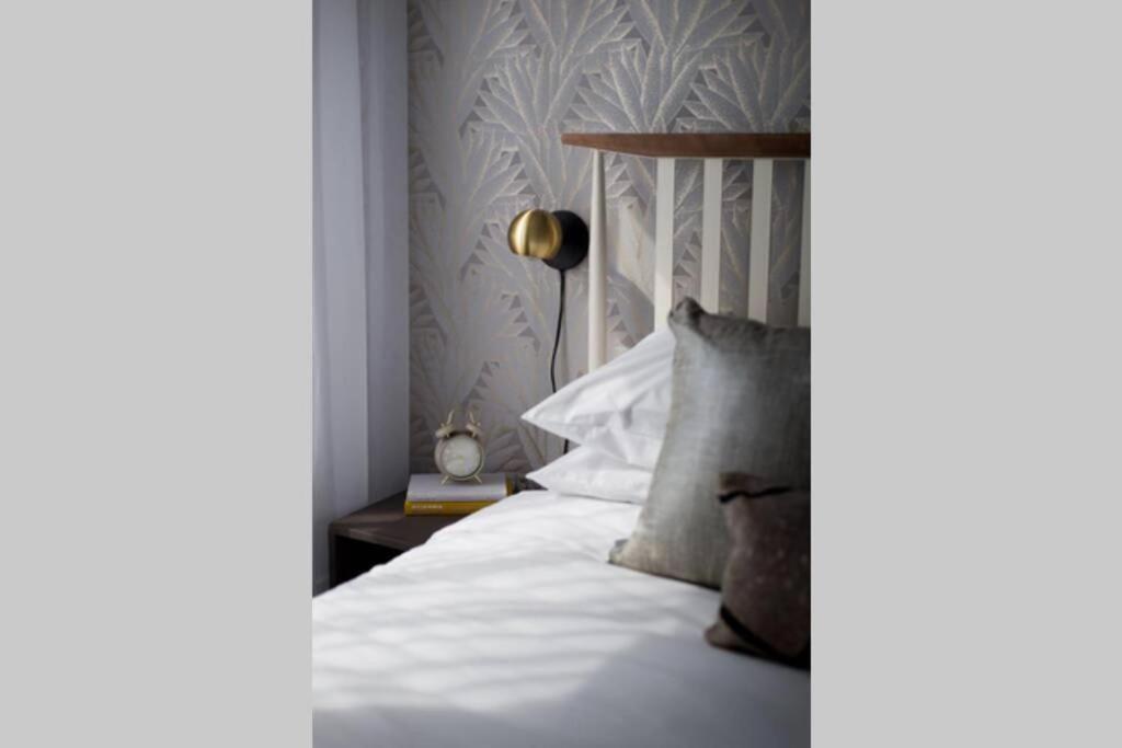 Wonderful Studio In Little Italy With Full Bath By Den Stays مونتريال المظهر الخارجي الصورة