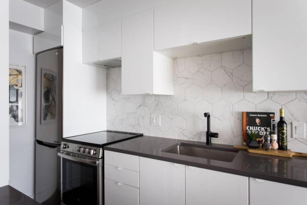 Wonderful Studio In Little Italy With Full Bath By Den Stays مونتريال المظهر الخارجي الصورة