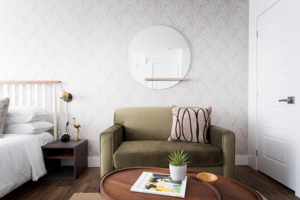 Wonderful Studio In Little Italy With Full Bath By Den Stays مونتريال المظهر الخارجي الصورة