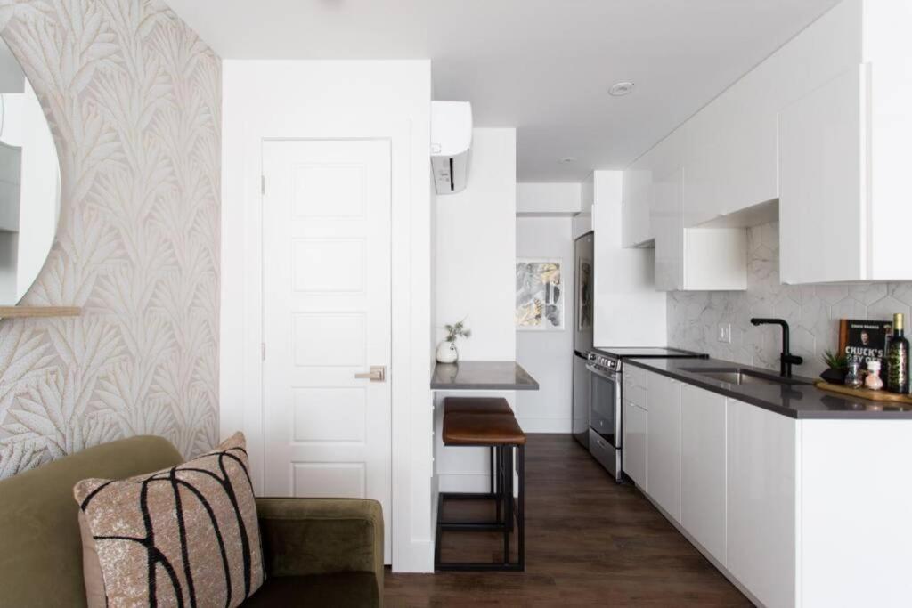 Wonderful Studio In Little Italy With Full Bath By Den Stays مونتريال المظهر الخارجي الصورة